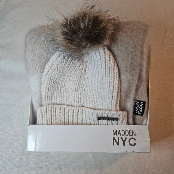 Steve Madden Accessories - Steve Madden NYC Women's Winter Hat and Scarf Set